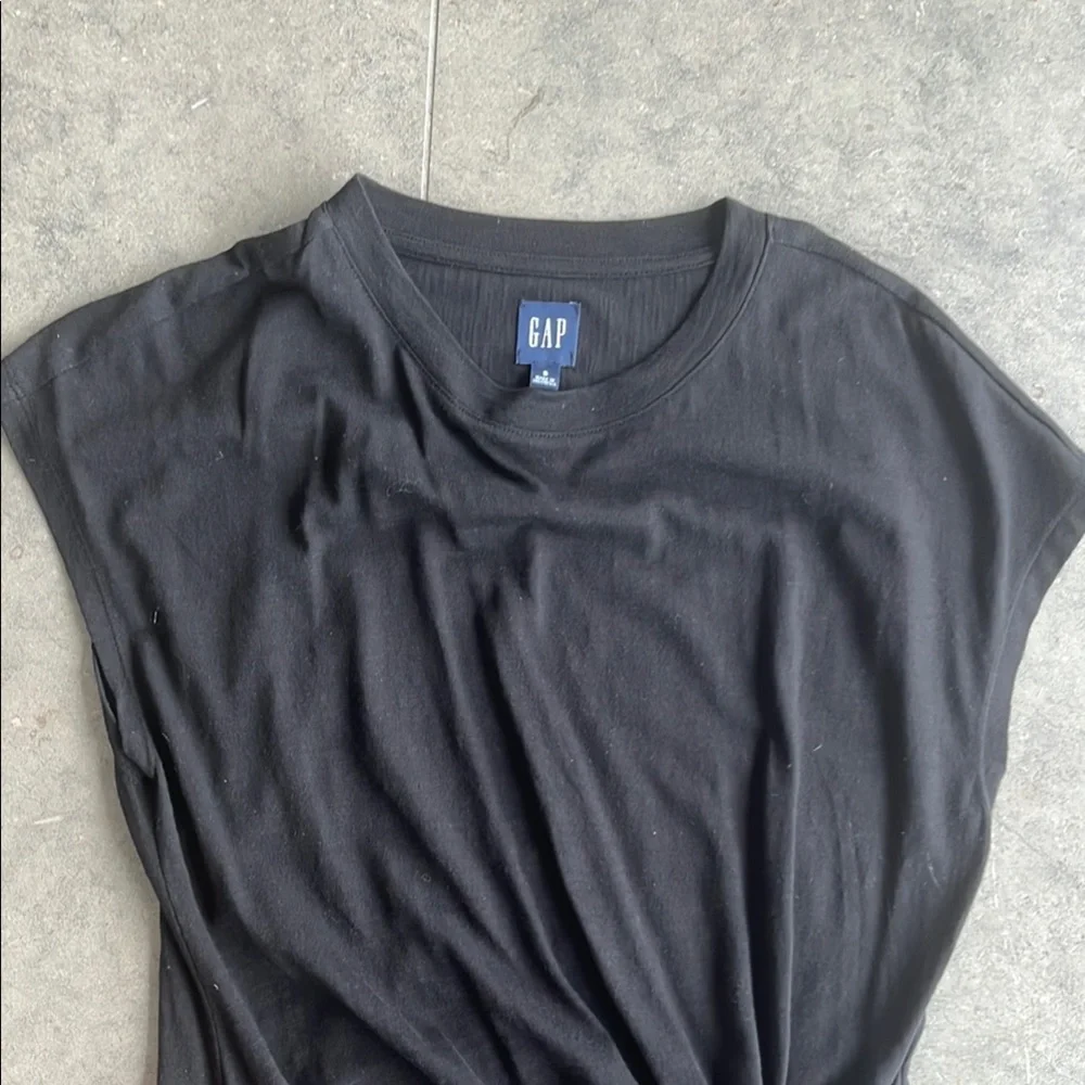 gap shirt